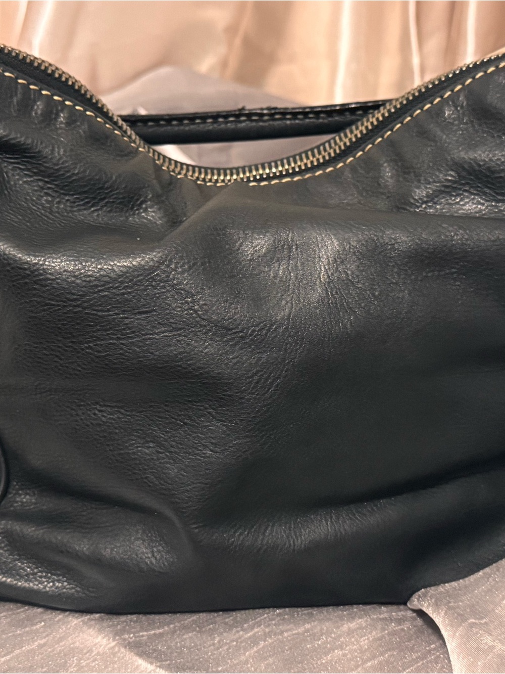 Marc Jacobs Blake Black Leather hobo Bag with Cream Contrast Stitching - Picture 9 of 16